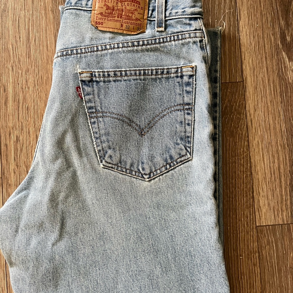 Levi's Classic 550 Relaxed Fit Light Denim Jeans